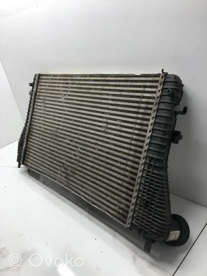 Volkswagen PASSAT B5.5 Chłodnica powietrza doładowującego / Intercooler 1K0145803A