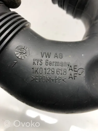 Volkswagen Golf V Rura / Wąż dolotowy powietrza 1K0129618A