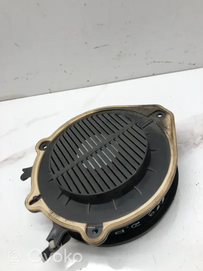 Audi A4 S4 B6 8E 8H Takaoven kaiutin 8E0035411