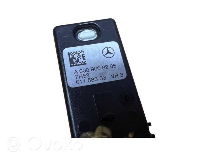 Mercedes-Benz C AMG W205 Sonstige Leuchte Innenraum A0009068905