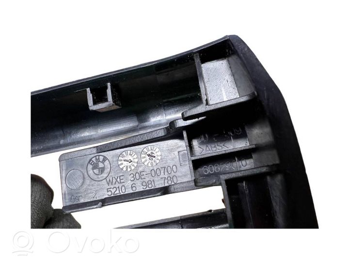 BMW 7 F01 F02 F03 F04 Moldura de la guía del asiento delantero del pasajero 6981780