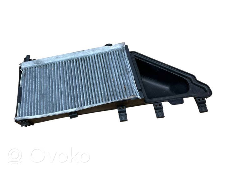 BMW 5 E60 E61 Cabin air micro filter cap 64316950936