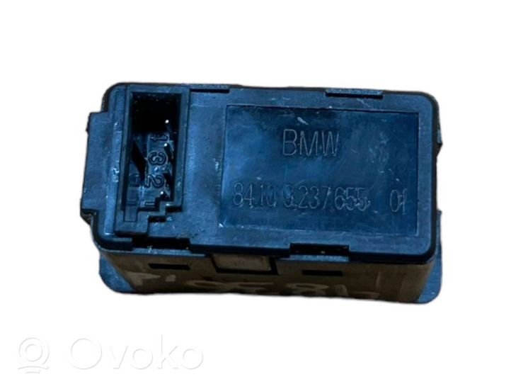 BMW 3 E90 E91 AUX in-socket connector 84109237655