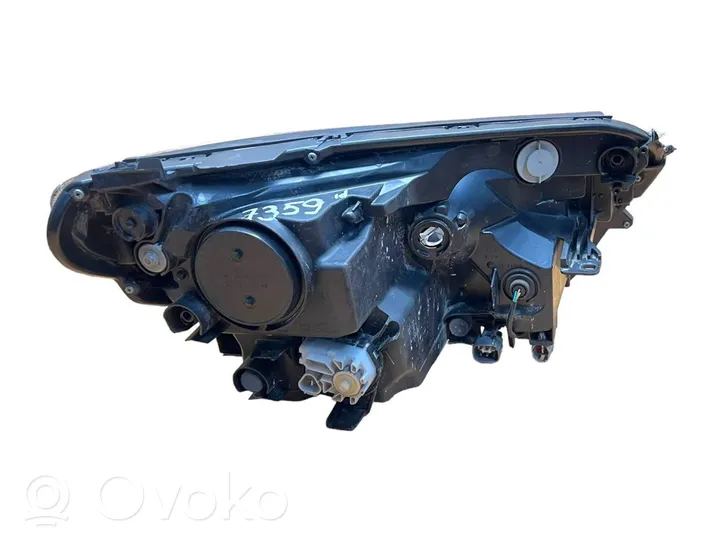 Toyota RAV 4 (XA40) Lampa przednia W3049