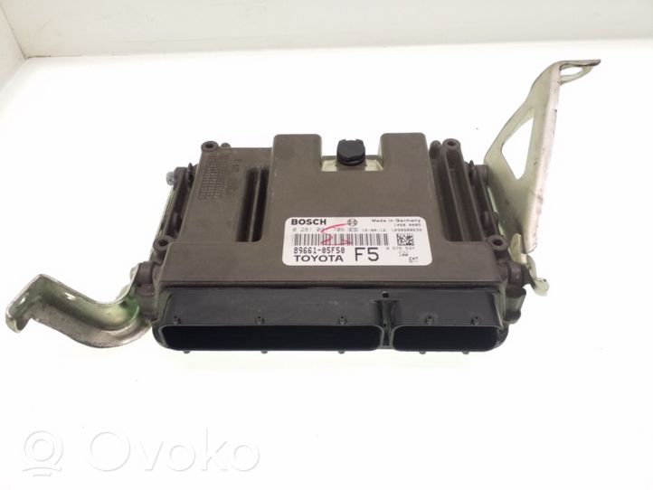 Toyota Avensis T270 Unité de commande, module ECU de moteur 0281031706