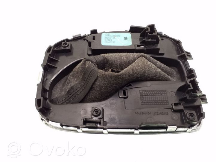 Opel Insignia A Consola de plástico de la palanca de cambios 13252052