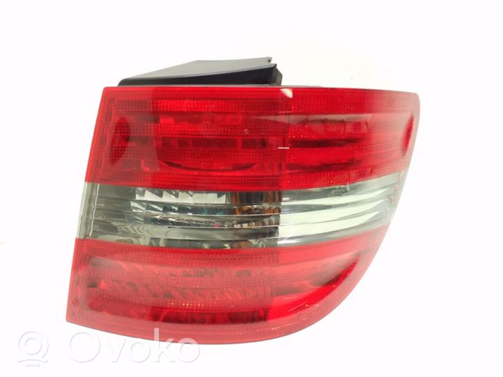 Mercedes-Benz B W245 Rear/tail lights A1698202464