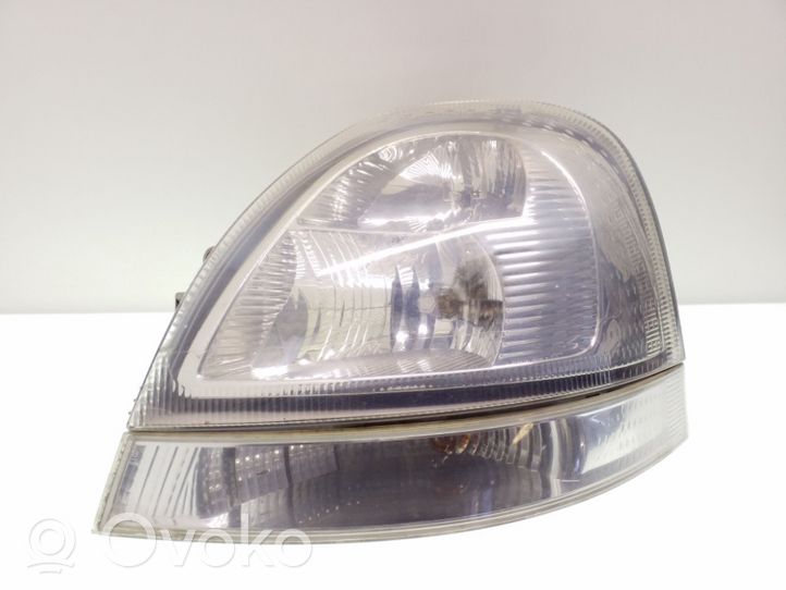 Renault Master II Lampa przednia 8200163516E