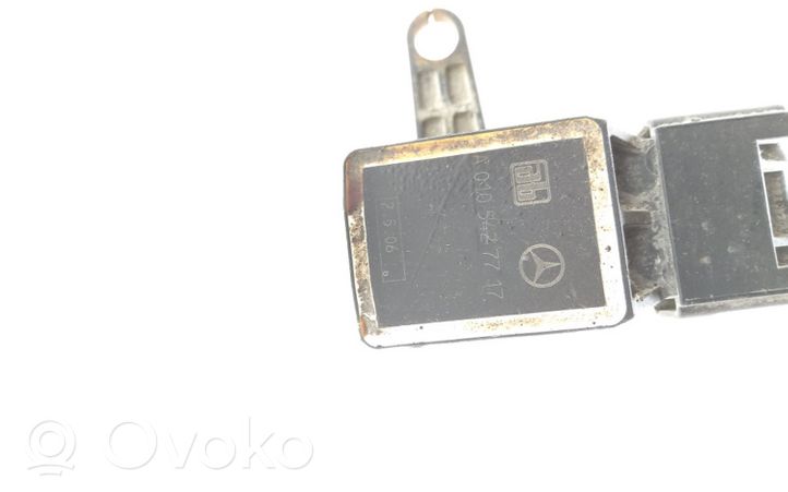 Mercedes-Benz E W210 Sensore di livello faro/fanale A0105427717