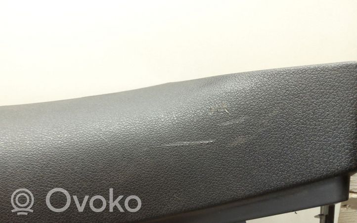 Audi Q5 SQ5 Takaluukun alaosan verhoilu 8R0867979B