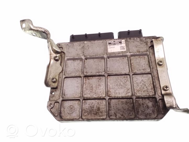 Toyota Avensis T270 Sterownik / Moduł ECU 8966105D51