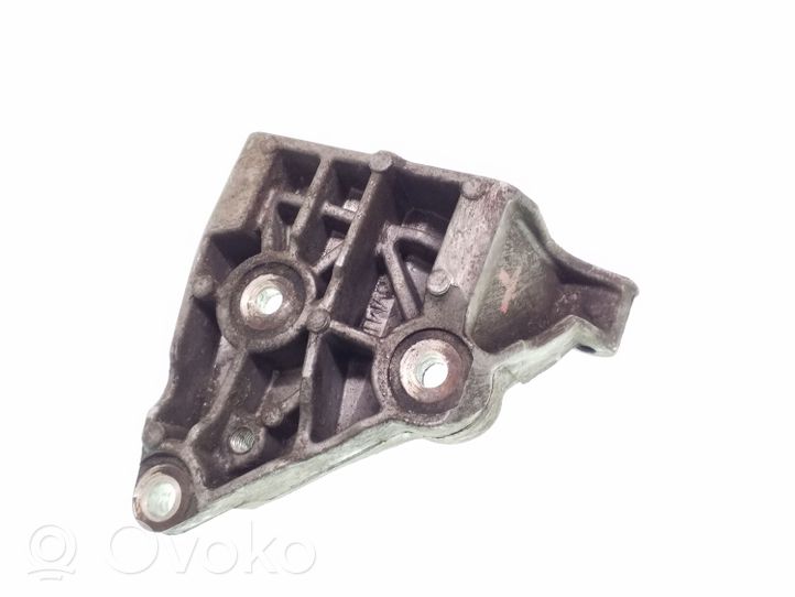 Land Rover Discovery 4 - LR4 Supporto di montaggio della pompa del servosterzo QVU500340