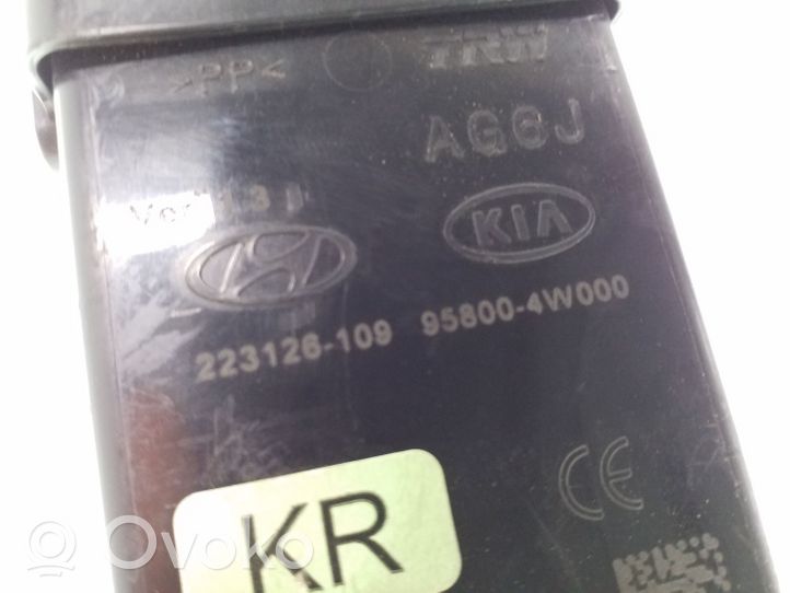 Hyundai ix35 Muu rele 958004W000