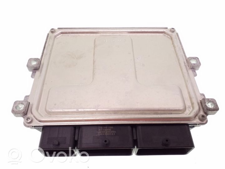 Renault Clio IV Engine control unit/module 237102982S