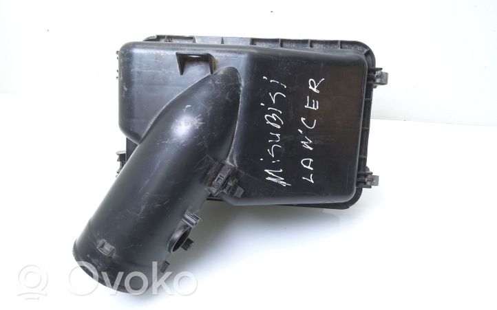 Mitsubishi Lancer X Caja del filtro de aire 1500A271