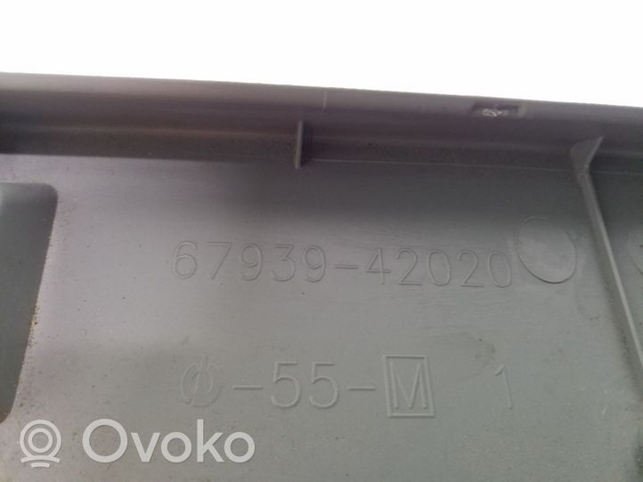 Toyota RAV 4 (XA30) Viršutinė apdaila (prie lango) 6793942020