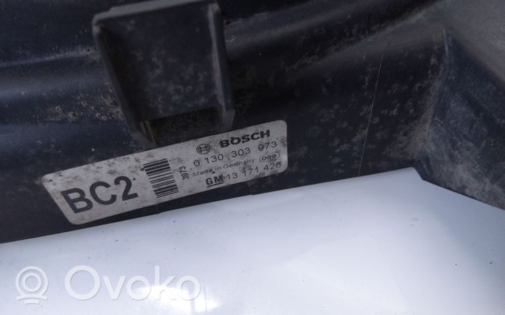 Opel Zafira B Jäähdyttimen jäähdytinpuhallin 13171426