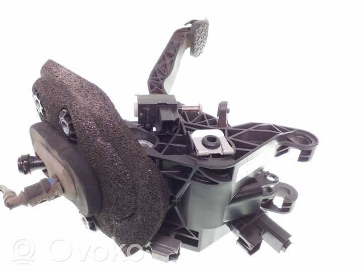 Ford Fiesta Clutch pedal AY117B633GD