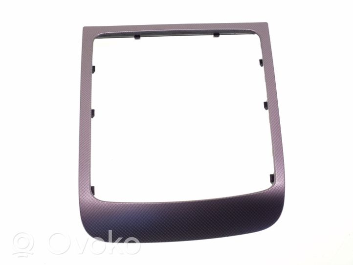 Skoda Octavia Mk2 (1Z) Rivestimento in plastica cornice della leva del cambio 10137381AR