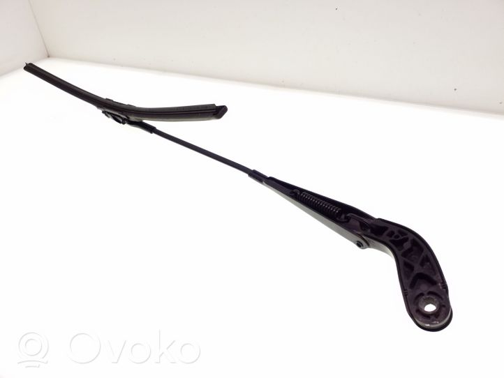 Mercedes-Benz B W245 Front wiper blade arm A1698200240