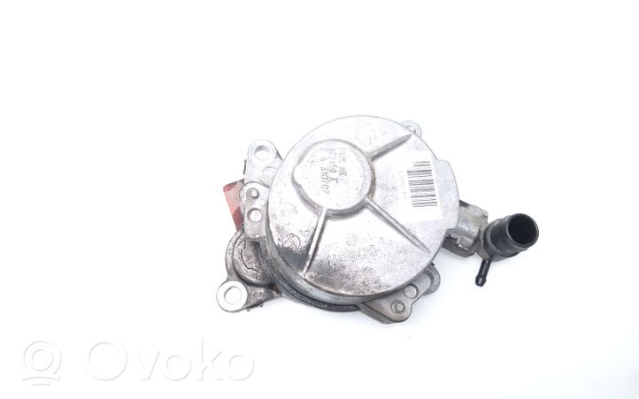 Nissan X-Trail T31 Vacuum pump 8200472458