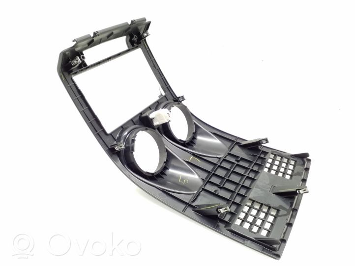 Nissan Qashqai Cadre, panneau d'unité radio / GPS P10381A77100