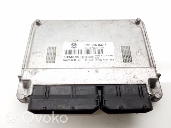 Volkswagen Polo IV 9N3 Calculateur moteur ECU 03D906032T