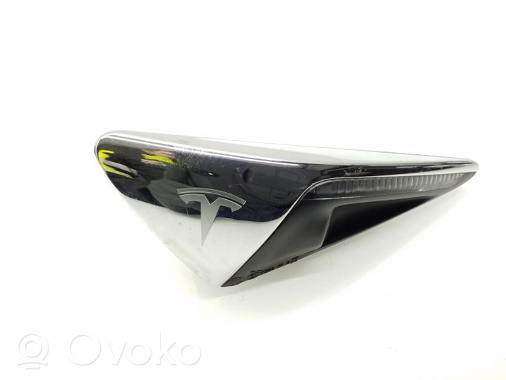 Tesla Model X Wing mirror camera 112510699A