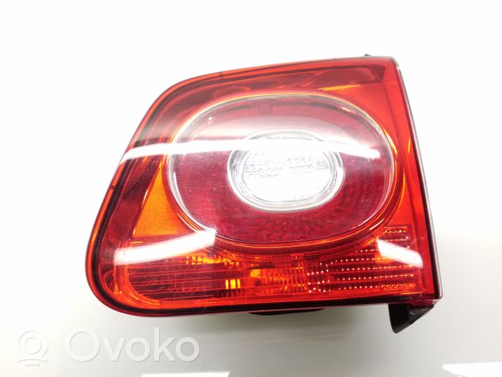 Volkswagen Tiguan Lampy tylnej klapy bagażnika 5N0945094B