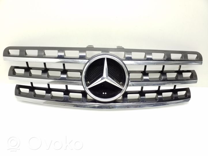 Mercedes-Benz ML W164 Grille calandre supérieure de pare-chocs avant A1648801985