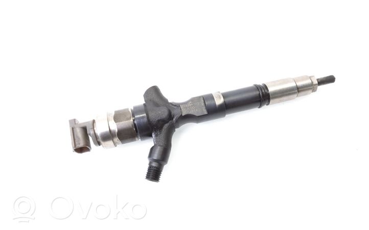 Toyota Hiace (H200) Injecteur de carburant 2367030310
