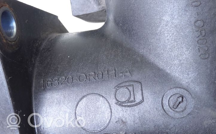 Toyota Avensis T270 Termostaatin kotelo 163200R011A