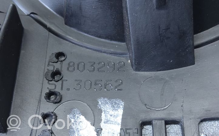Fiat 500 Copertura griglia di ventilazione laterale cruscotto 51803292