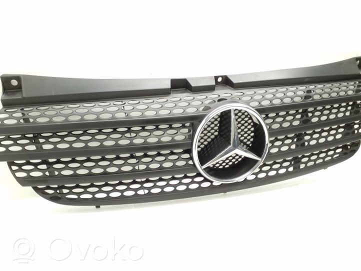 Mercedes-Benz Vito Viano W639 Front bumper upper radiator grill A6398800185