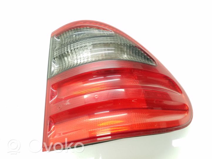 Mercedes-Benz E W210 Luci posteriori A2108206864