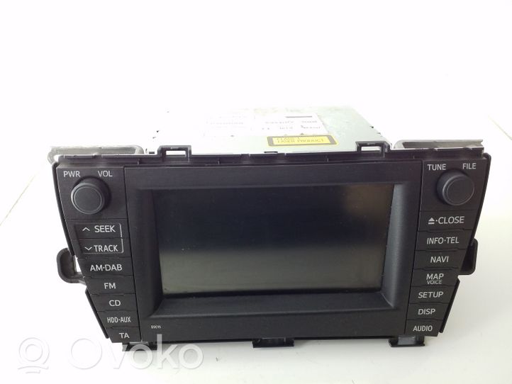 Toyota Prius (XW30) Panel / Radioodtwarzacz CD/DVD/GPS 8612047400