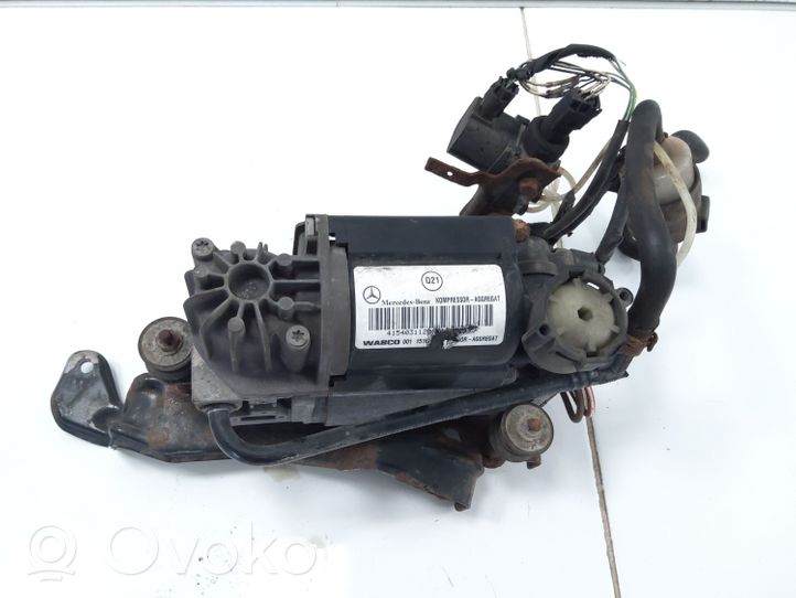 Mercedes-Benz E W211 Compresseur / pompe à suspension pneumatique A2113201843