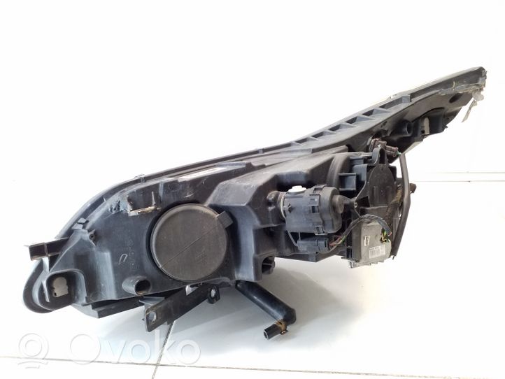 Citroen C4 II Lampa przednia 9680687180