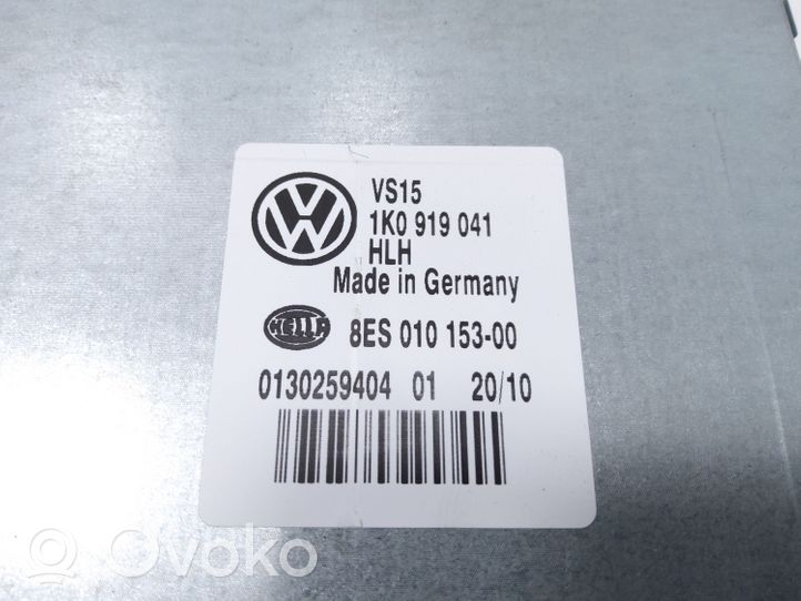 Volkswagen Jetta V Unité de contrôle à bord d'alimentation 8ES01015300