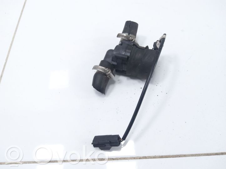 9017985A Volvo XC60 Pompe à eau de liquide de refroidissement, 25.00 € OVOKO