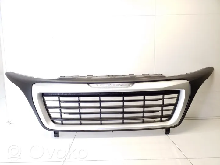 Peugeot Boxer Maskownica / Grill / Atrapa górna chłodnicy 1314847070