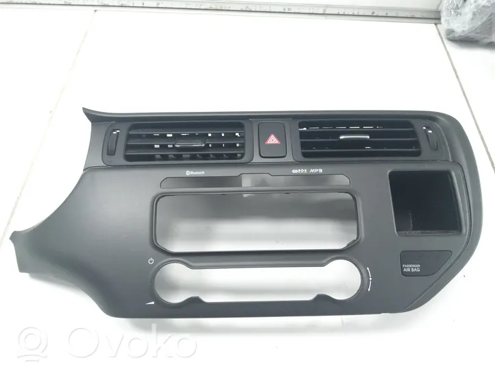 KIA Rio Centrālais gaisa ventilācijas režģis 974101W000