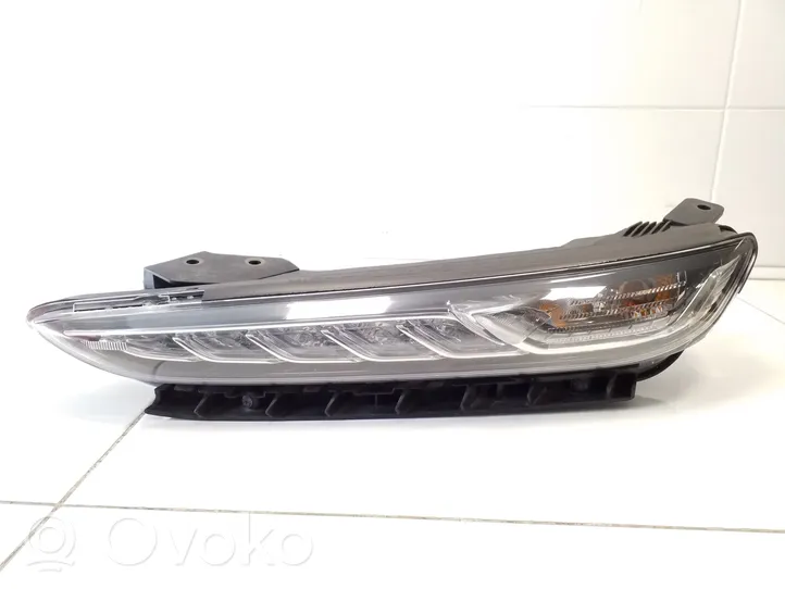 Hyundai Kona I Lampa przednia 92207J9000