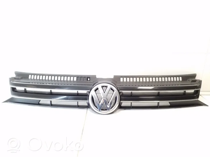 Volkswagen Golf VI Etupuskurin ylempi jäähdytinsäleikkö 5M0853653L