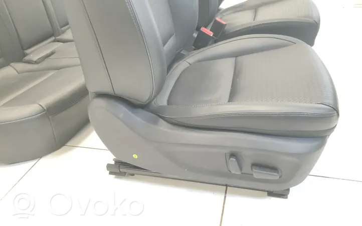 Hyundai Kona I Sėdynių komplektas 88585J3000