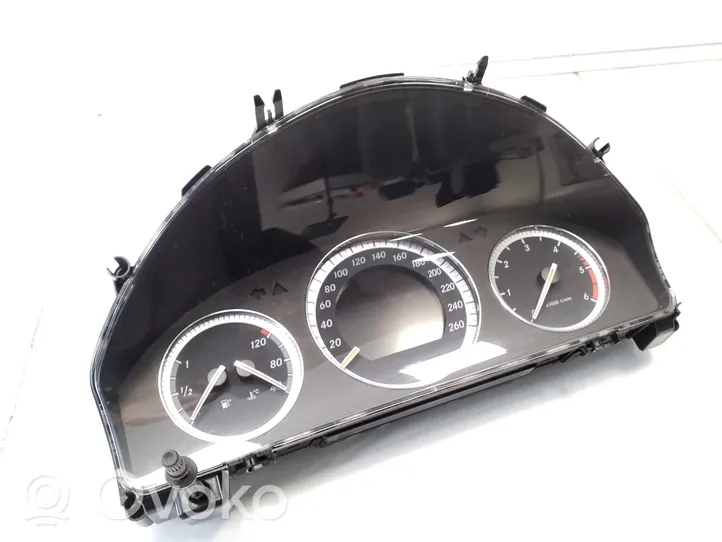 Mercedes-Benz C W204 Speedometer (instrument cluster) A2045403048