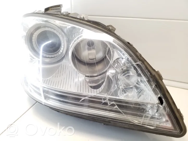 Mercedes-Benz ML W164 Lampa przednia A0038205826