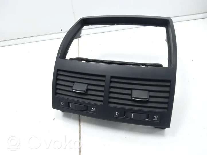 Volkswagen Touareg I Griglia di ventilazione centrale cruscotto 7L6819727