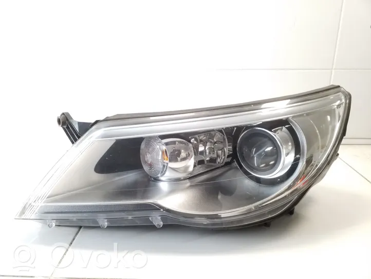 Volkswagen Tiguan Lampa przednia 5N1941031K