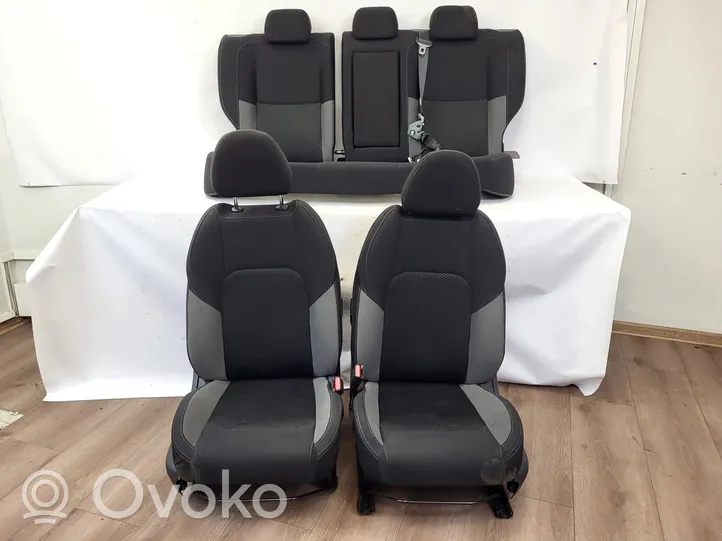 Nissan Qashqai Set sedili 